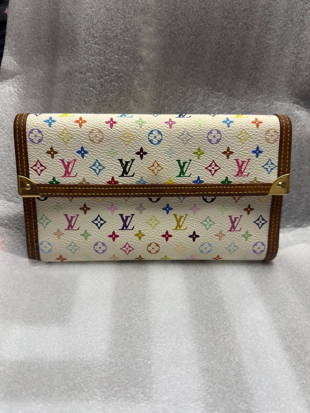 Vintage Louis Vuitton White Multicolor Murakami collection Continental Walle